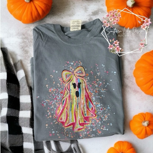 Comfort Colors Gray Ghost Graphic T-Shirt - Picture 1 of 2